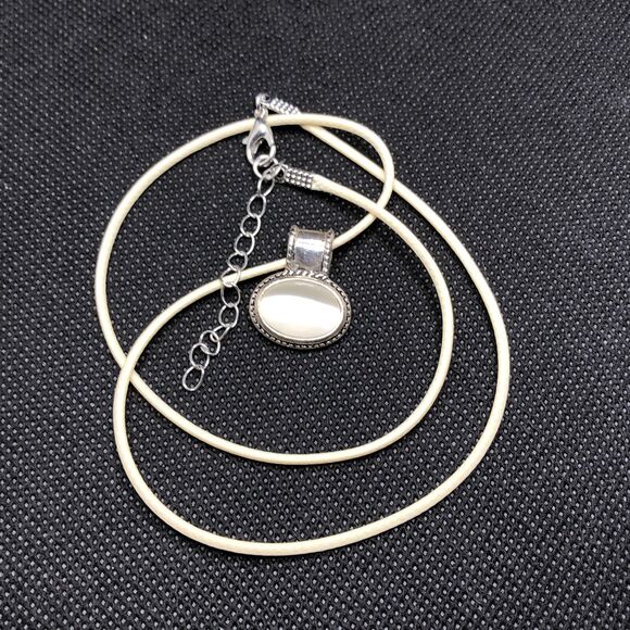 Moonglow Necklace Off White Glass Cabochon Silver Tone Drop Pendant Ivory Cord - Picture 3 of 8